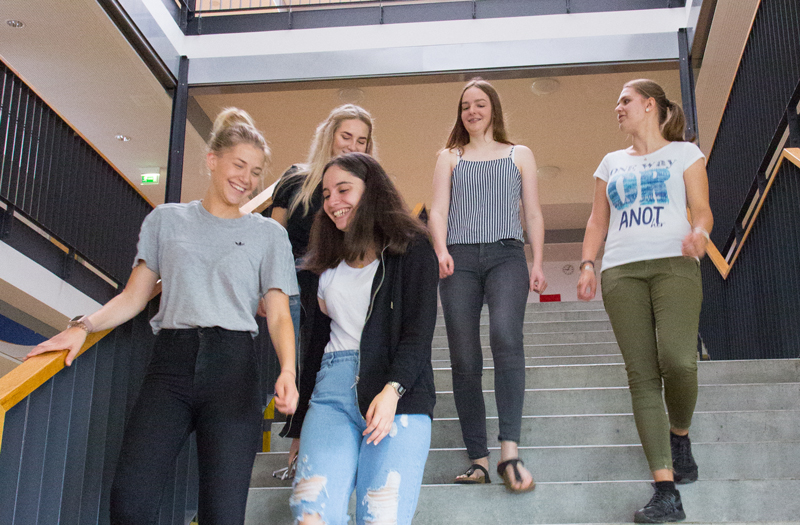 Schülerinnen an der Justus-von-Liebig Schule Aalen